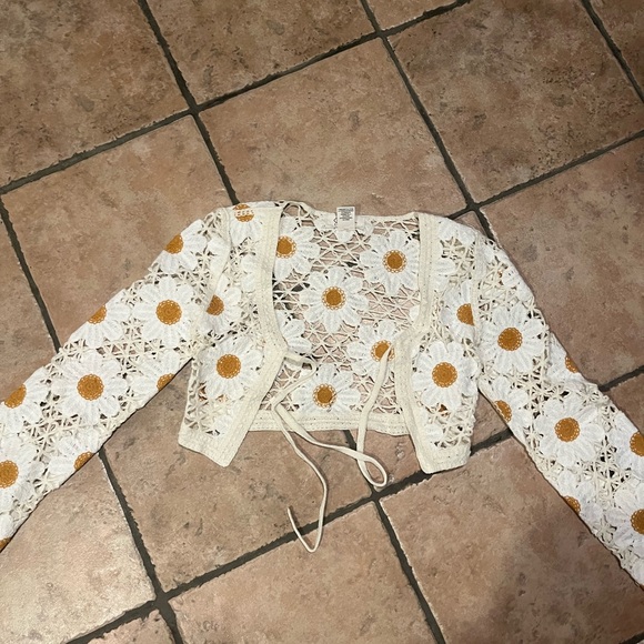 Jessica Simpson Sweaters - Jessica Simpson Cream and Gold Crochet Cardigan